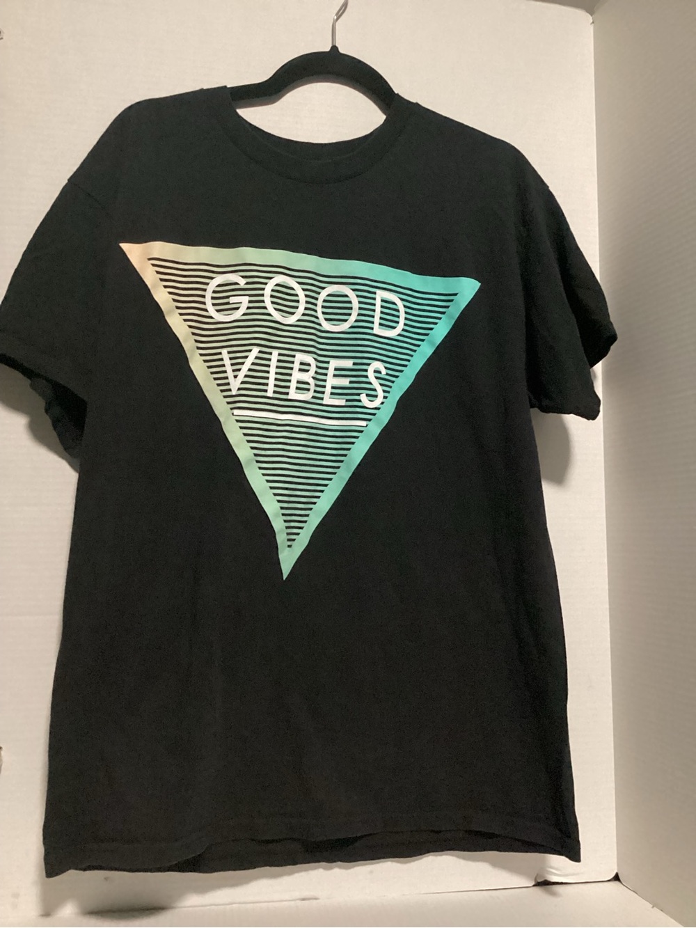 Good Vibes Black Graphic Tee - Casual Short Sleeve Shirt L